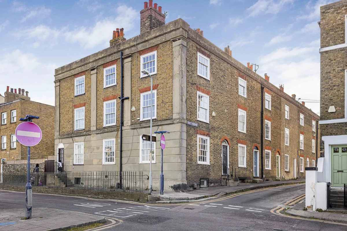 3 bed house for sale — Gravesend, DA12 2DB