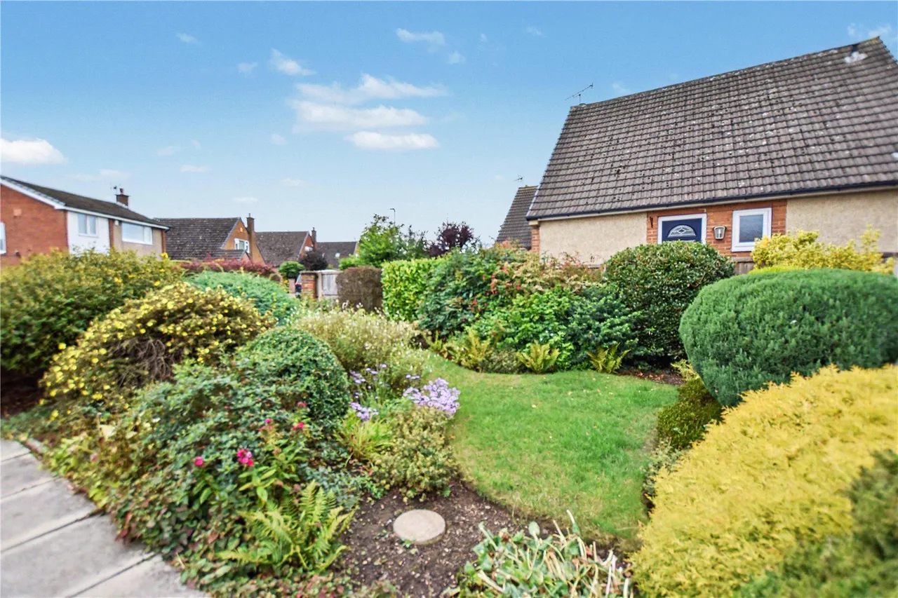 The Roundway, Morley, LS27, photo 19