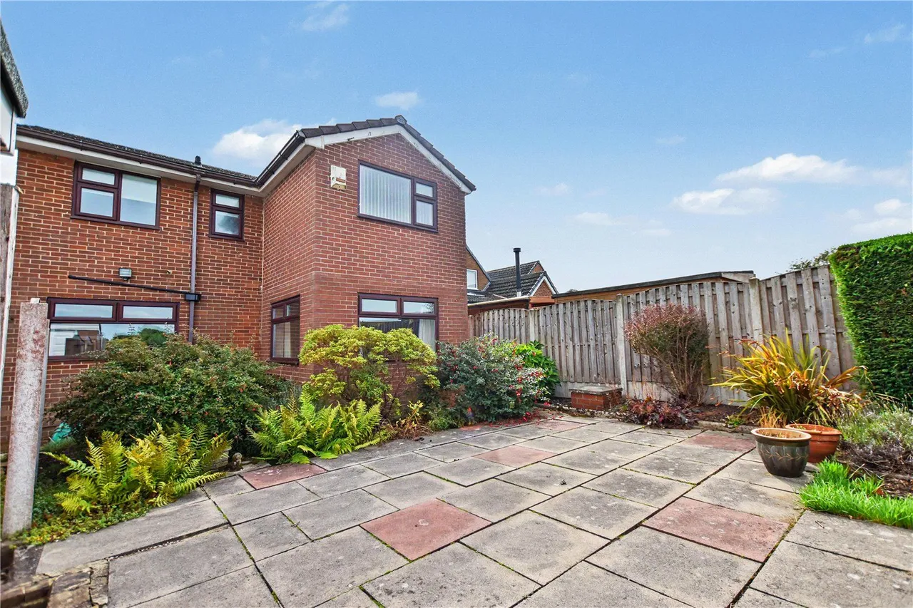 The Roundway, Morley, LS27, photo 16
