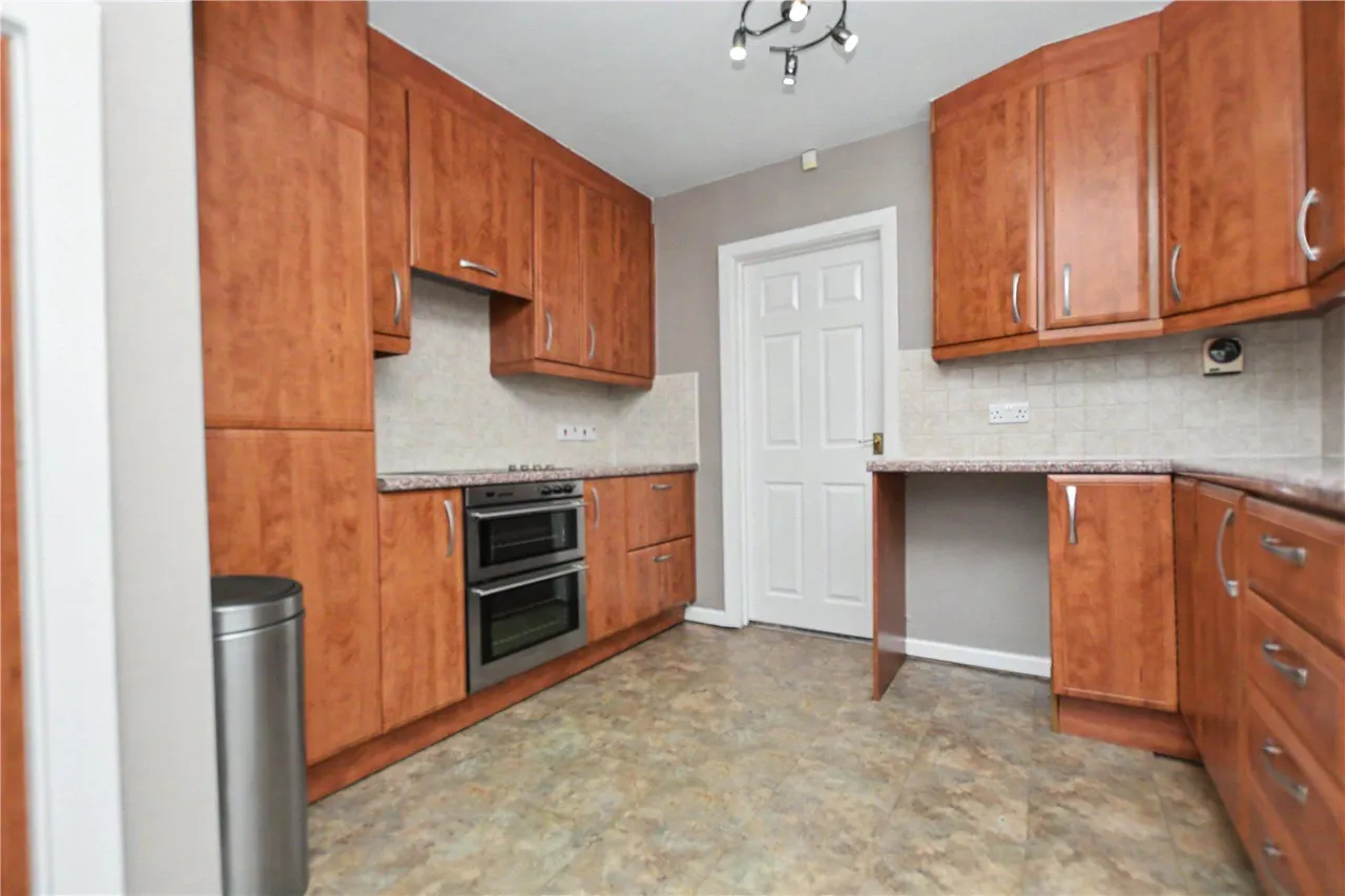The Roundway, Morley, LS27, photo 13