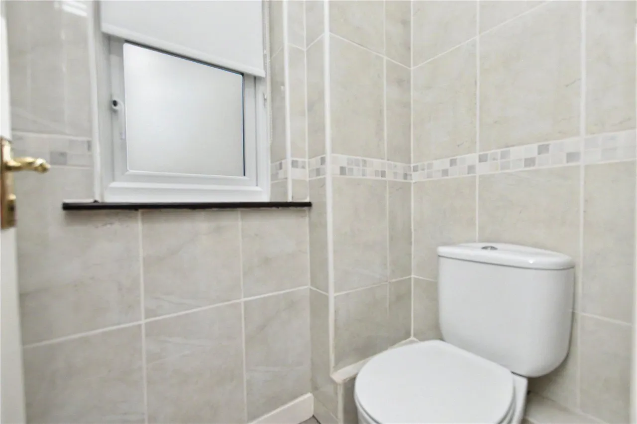 The Roundway, Morley, LS27, photo 14