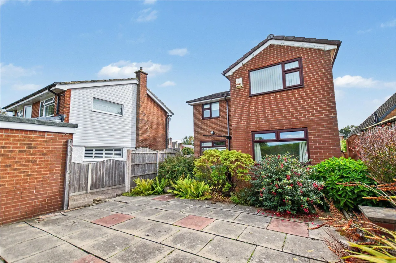 The Roundway, Morley, LS27, photo 8