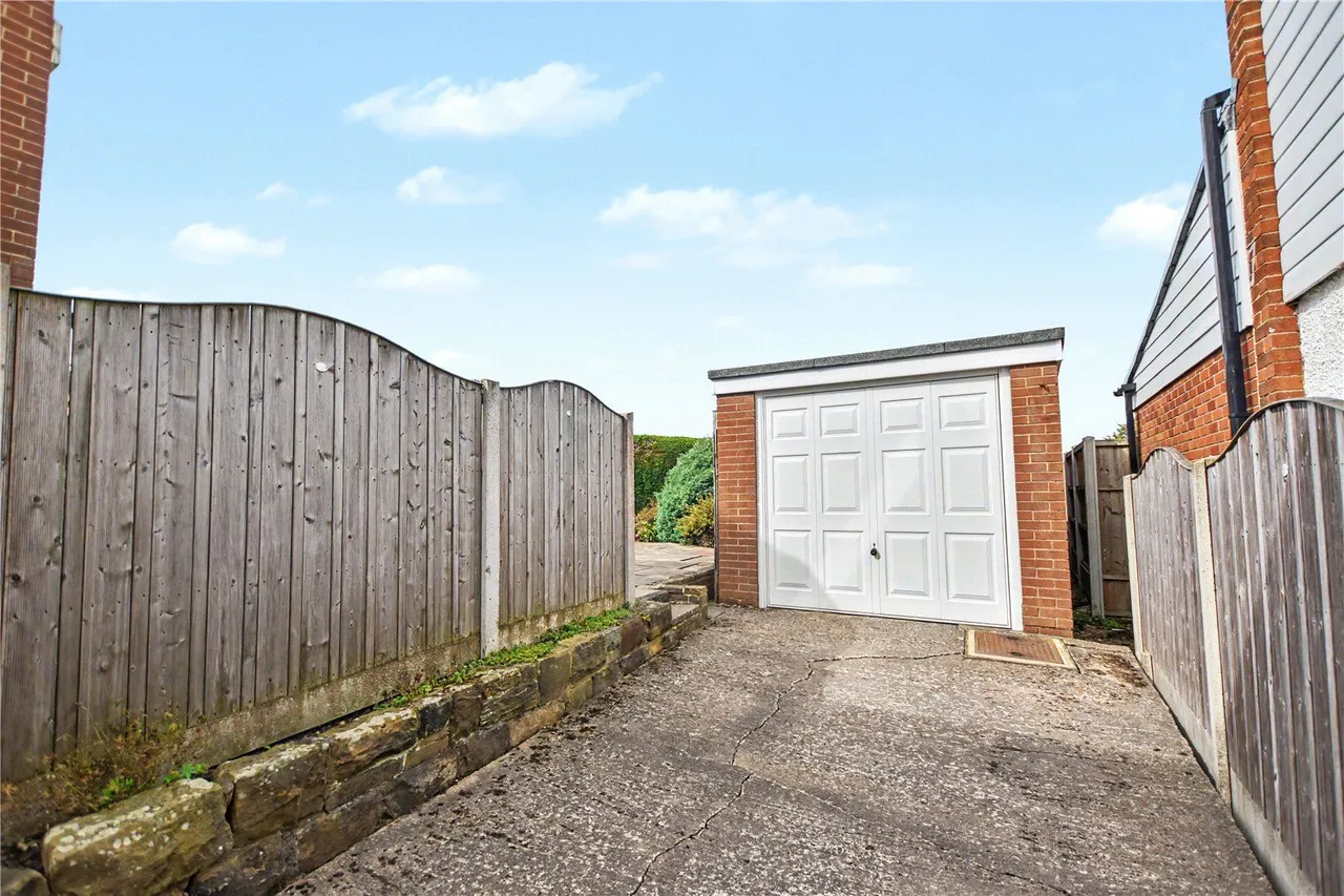 The Roundway, Morley, LS27, photo 18
