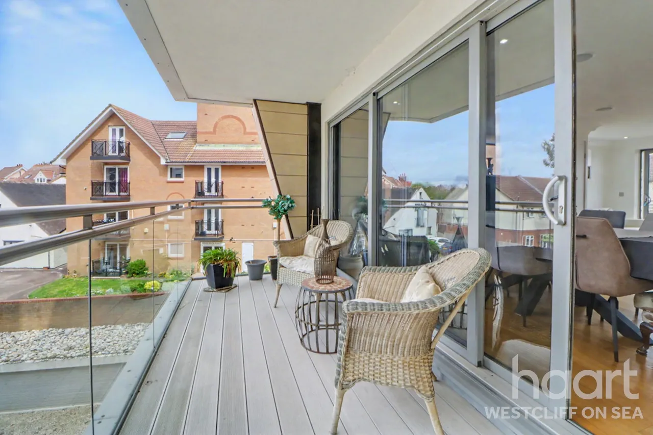 The Leas, Westcliff-On-Sea, SS0, photo 9