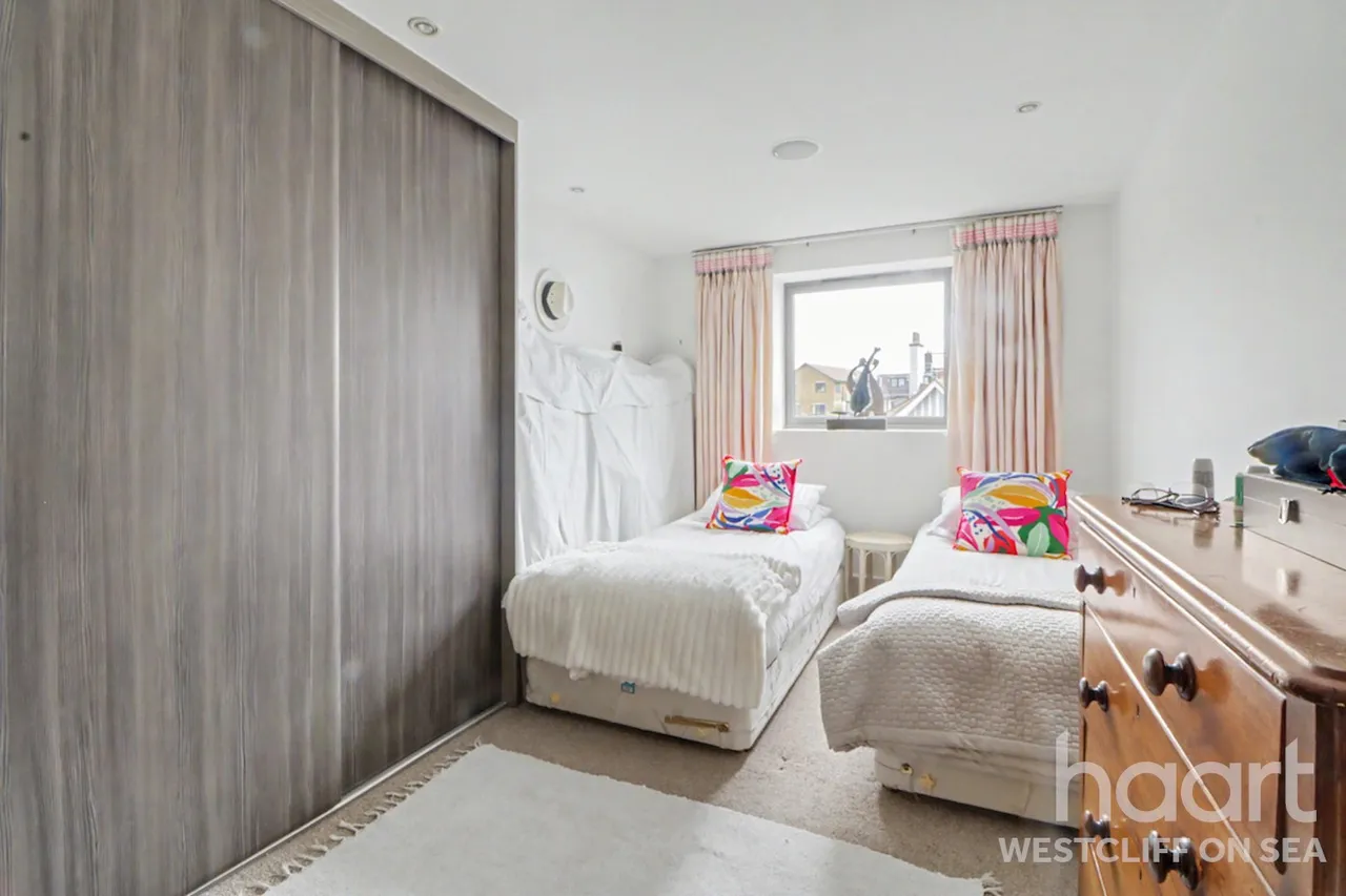 The Leas, Westcliff-On-Sea, SS0, photo 14