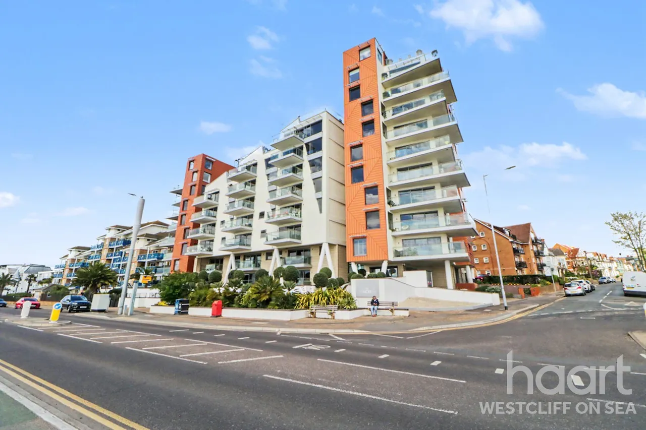 2 bed flat for sale, The Leas, Westcliff-On-Sea, SS0