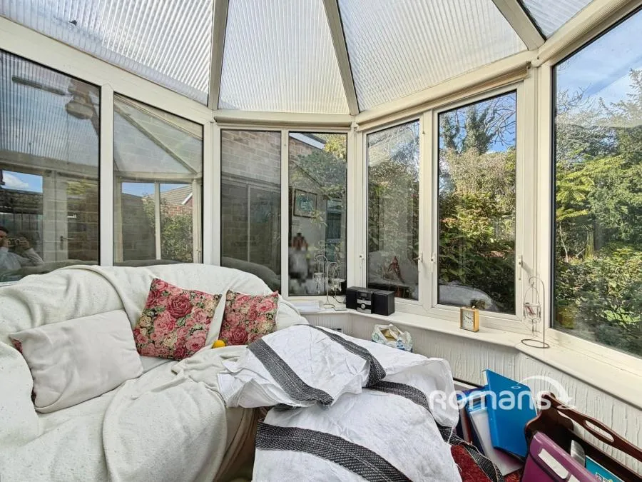 Salisbury Road, Blackwater, GU17, photo 11