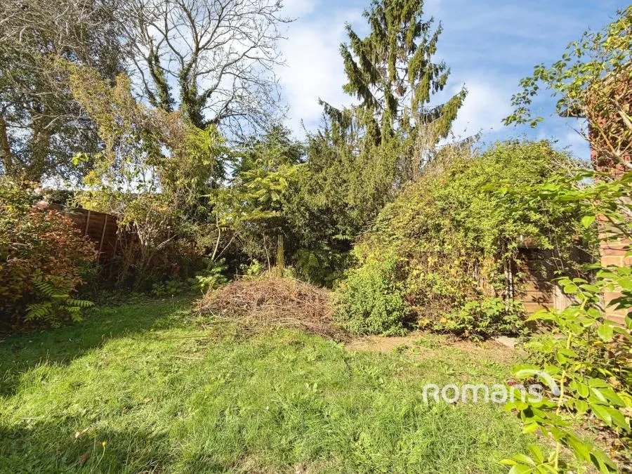 Salisbury Road, Blackwater, GU17, photo 16