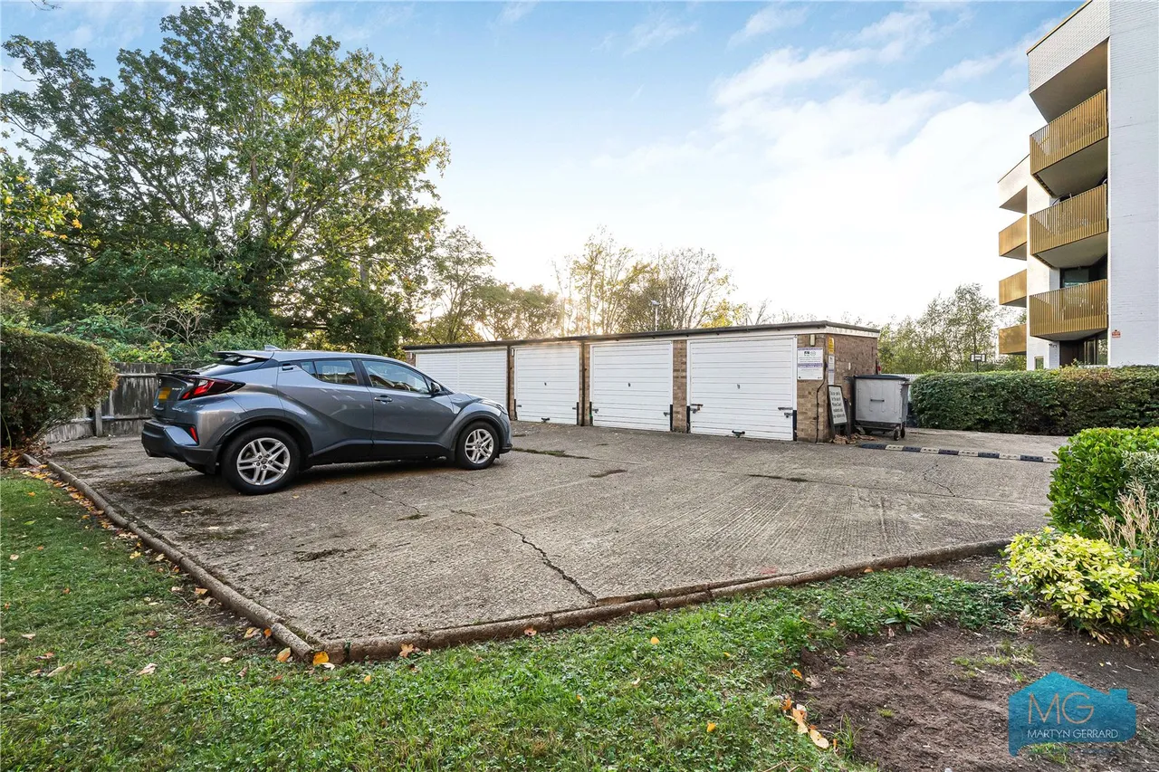 Aylmer Road, London, N2, photo 22