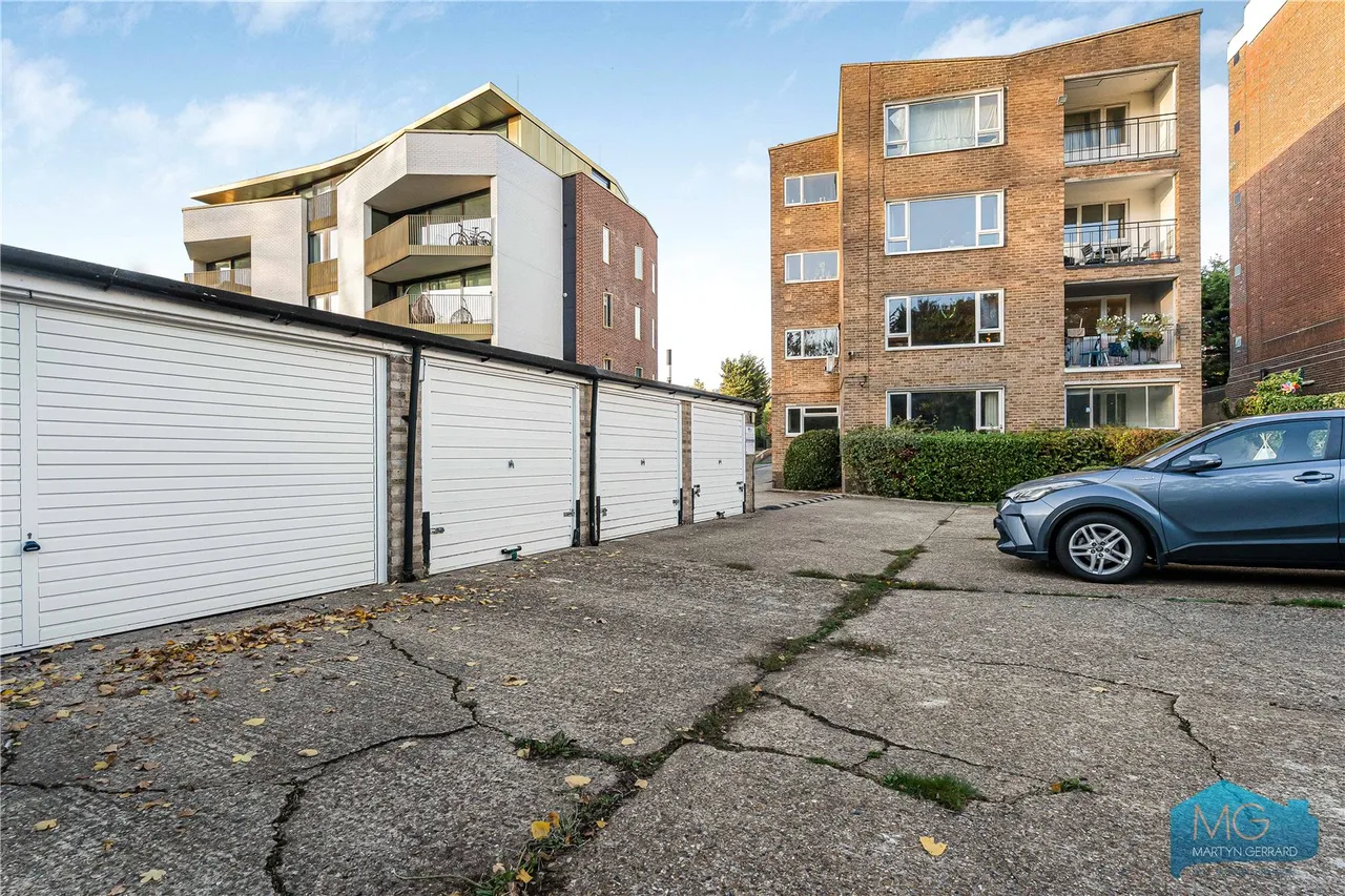 Aylmer Road, London, N2, photo 23