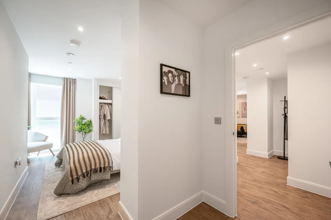 London, NW9, photo 15