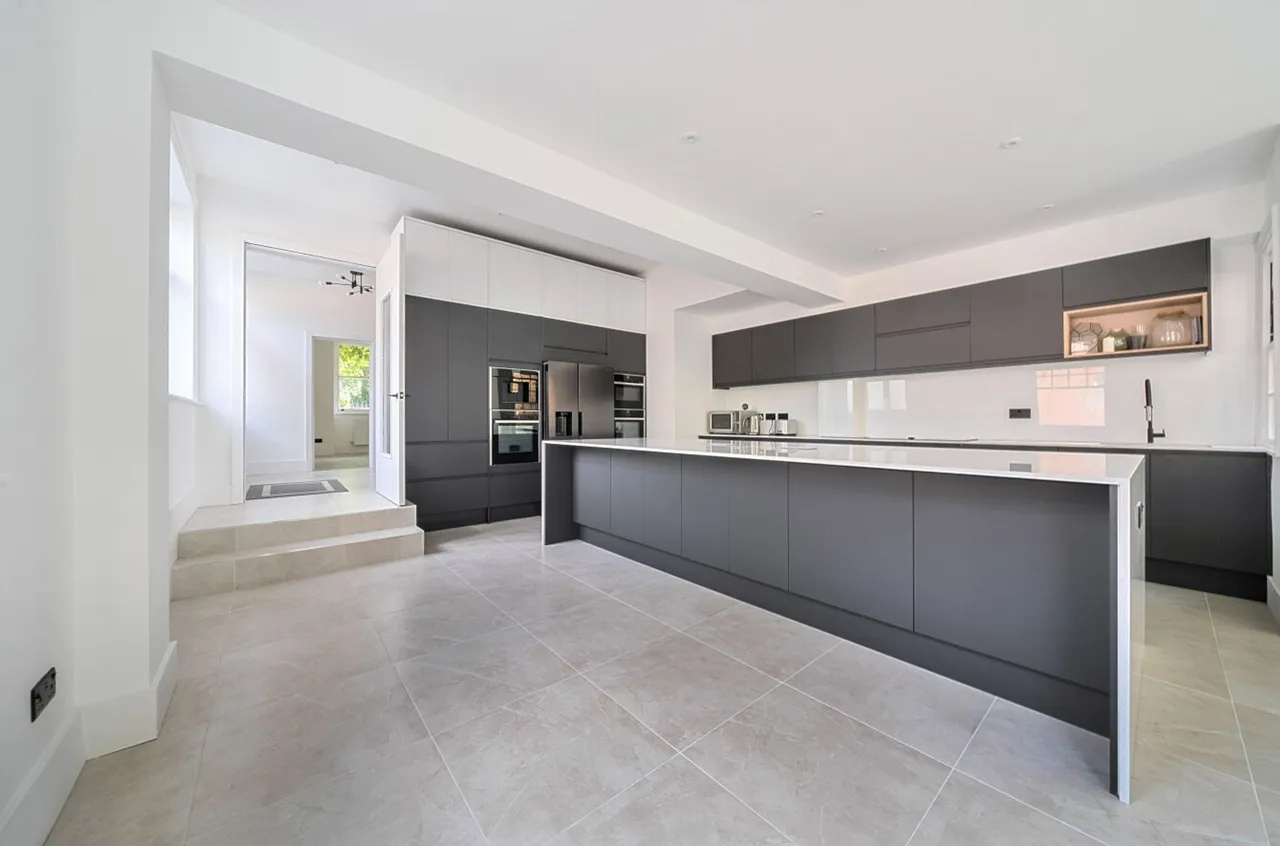 5 bed house for sale, Knatchbull Road, London, SE5