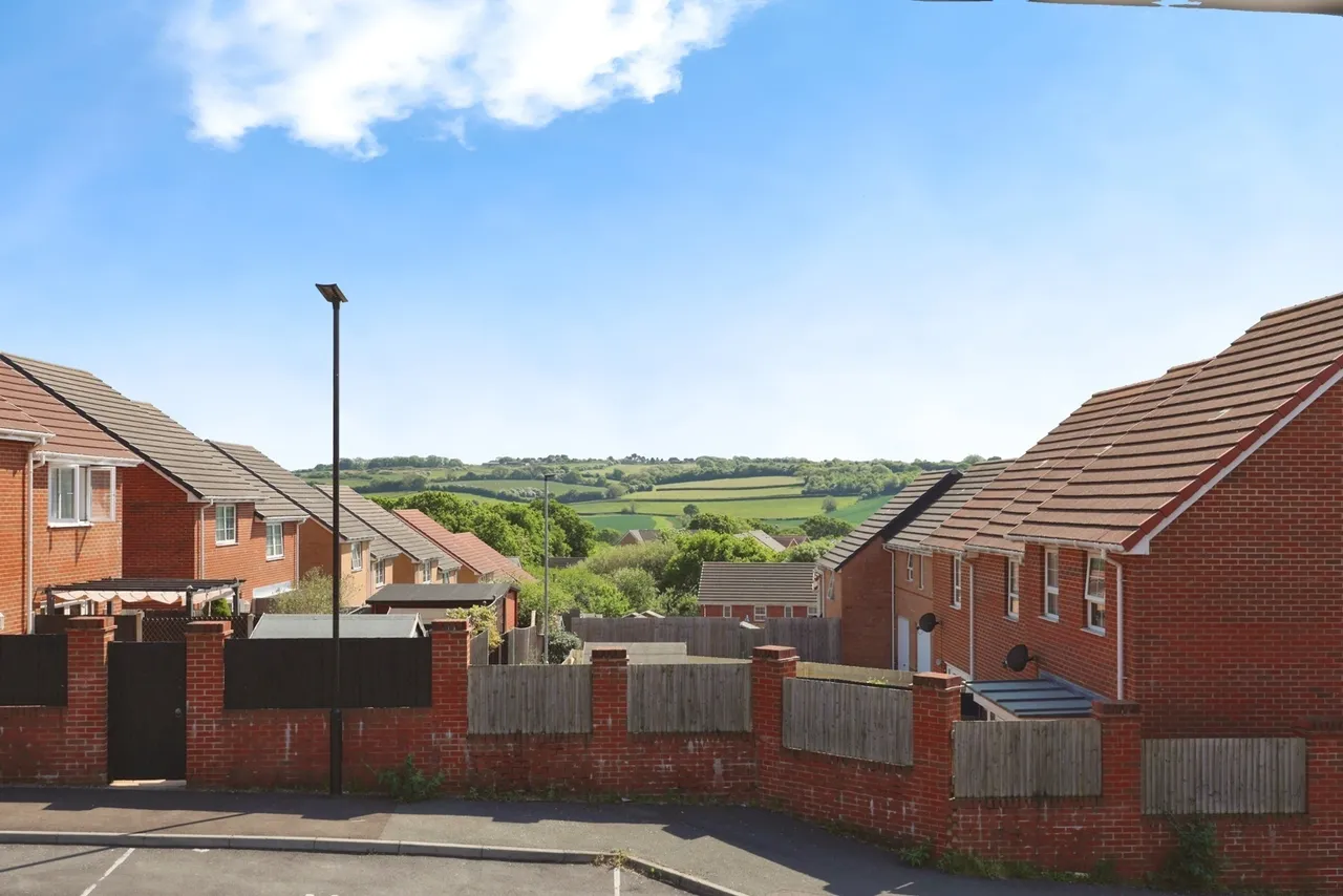 Beauchamp Drive, Newport, PO30, photo 16