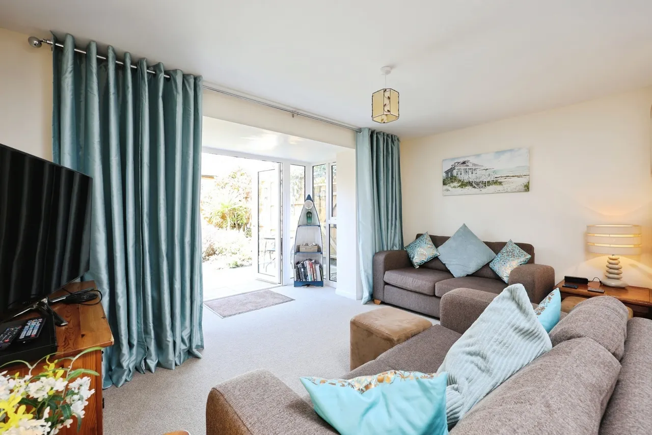 Beauchamp Drive, Newport, PO30, photo 5