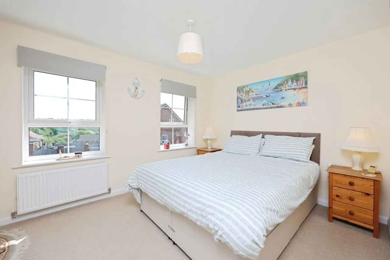 Beauchamp Drive, Newport, PO30, photo 12