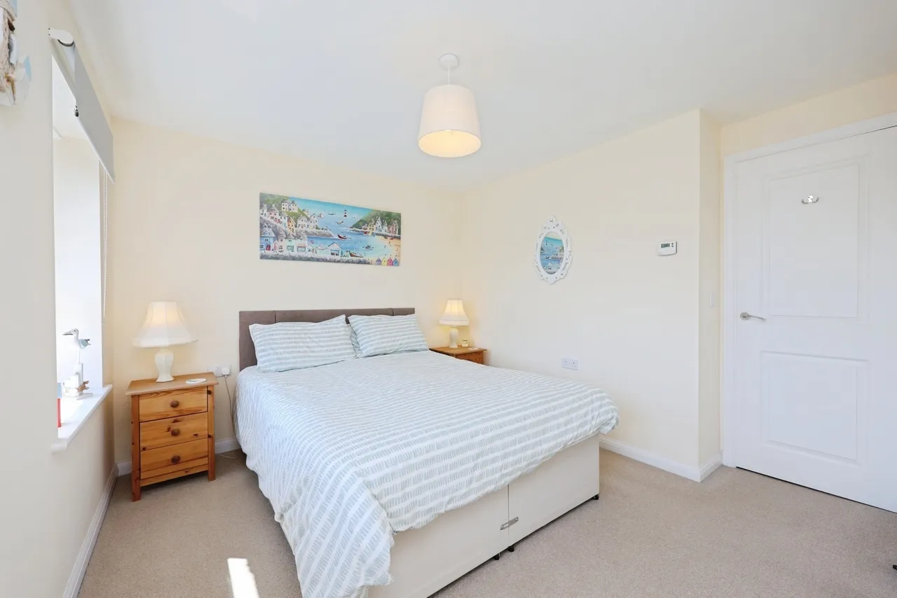 Beauchamp Drive, Newport, PO30, photo 13