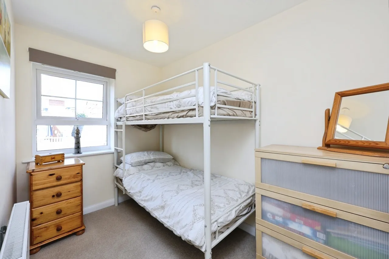Beauchamp Drive, Newport, PO30, photo 15