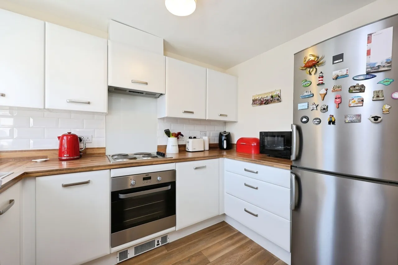 Beauchamp Drive, Newport, PO30, photo 9