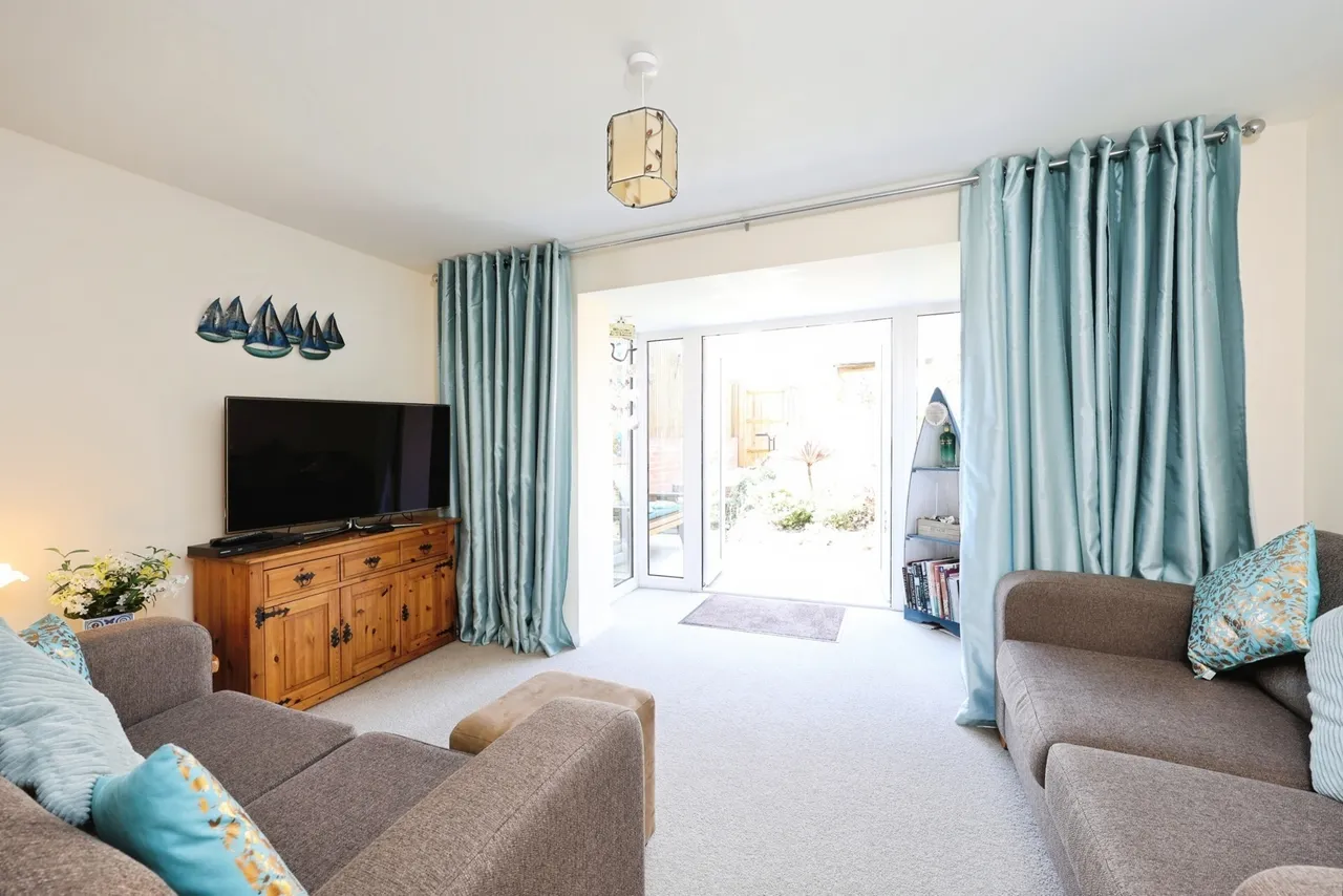Beauchamp Drive, Newport, PO30, photo 6