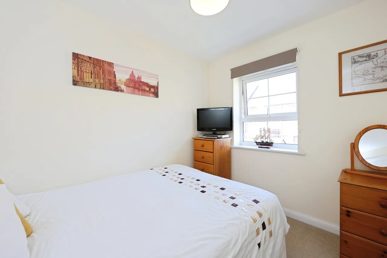 Beauchamp Drive, Newport, PO30, photo 14