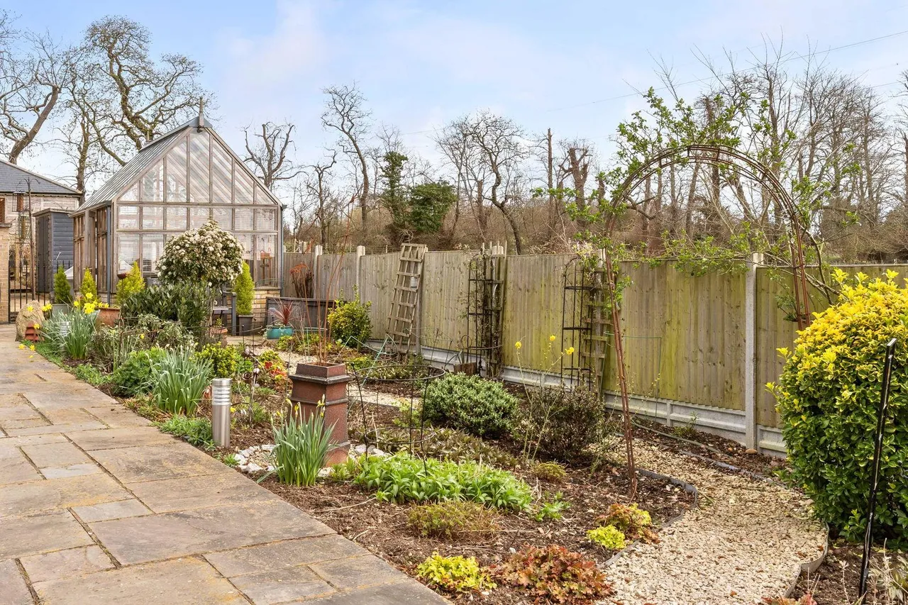 'Cedar Lodge' Stanstead Abbotts, SG12, photo 68