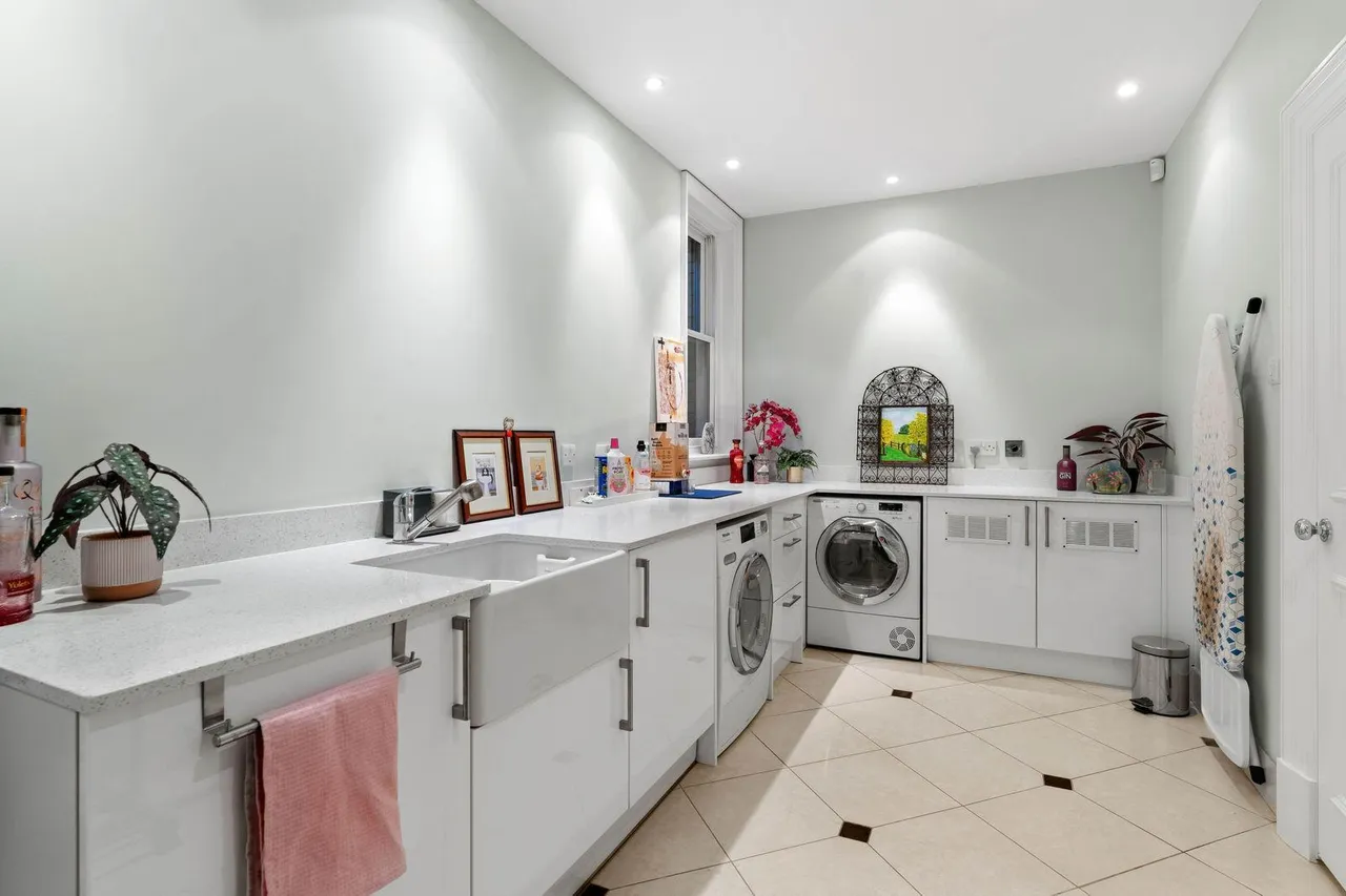'Cedar Lodge' Stanstead Abbotts, SG12, photo 59