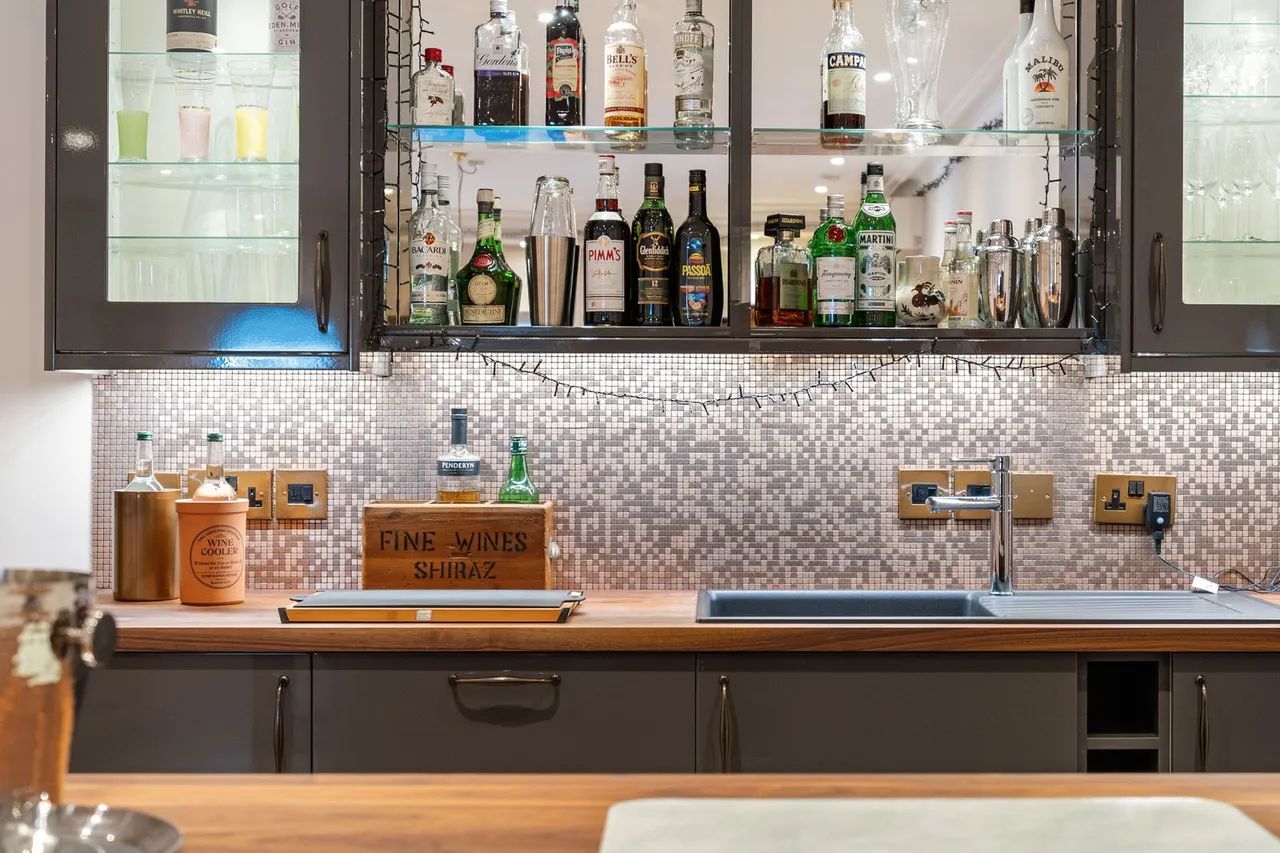 'Cedar Lodge' Stanstead Abbotts, SG12, photo 21