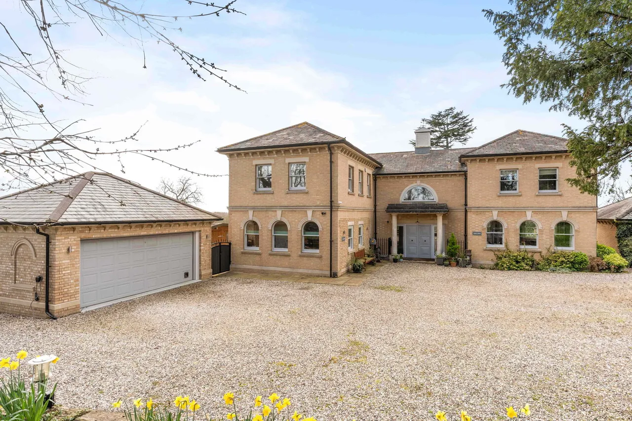 4 bed house for sale, 'Cedar Lodge' Stanstead Abbotts, SG12