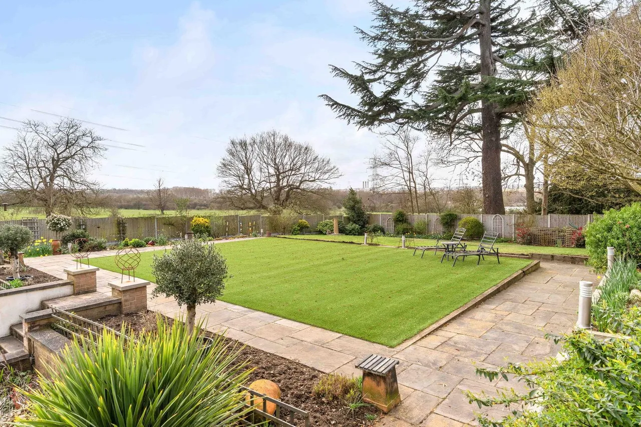 'Cedar Lodge' Stanstead Abbotts, SG12, photo 61