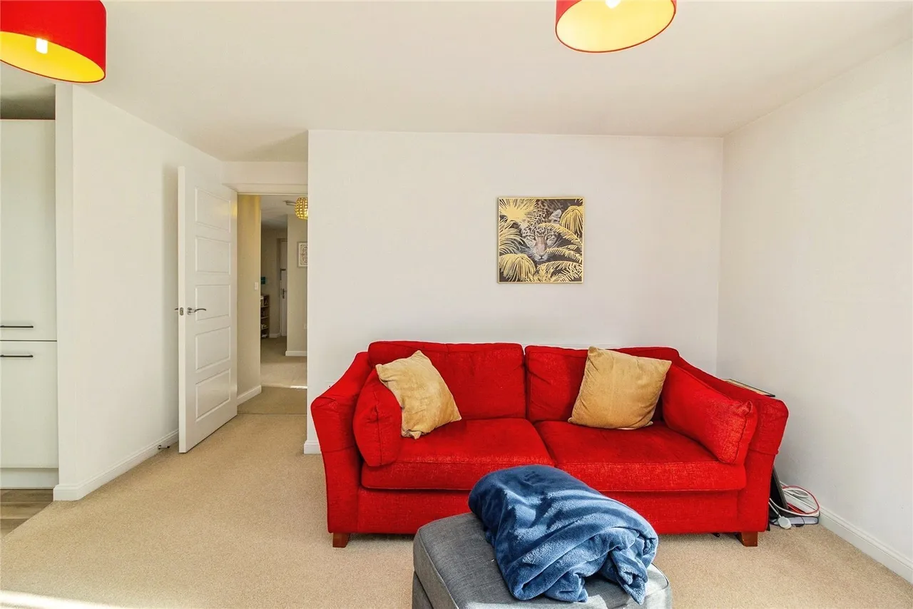 Ellerman Square, Brooklands, MK10, photo 3