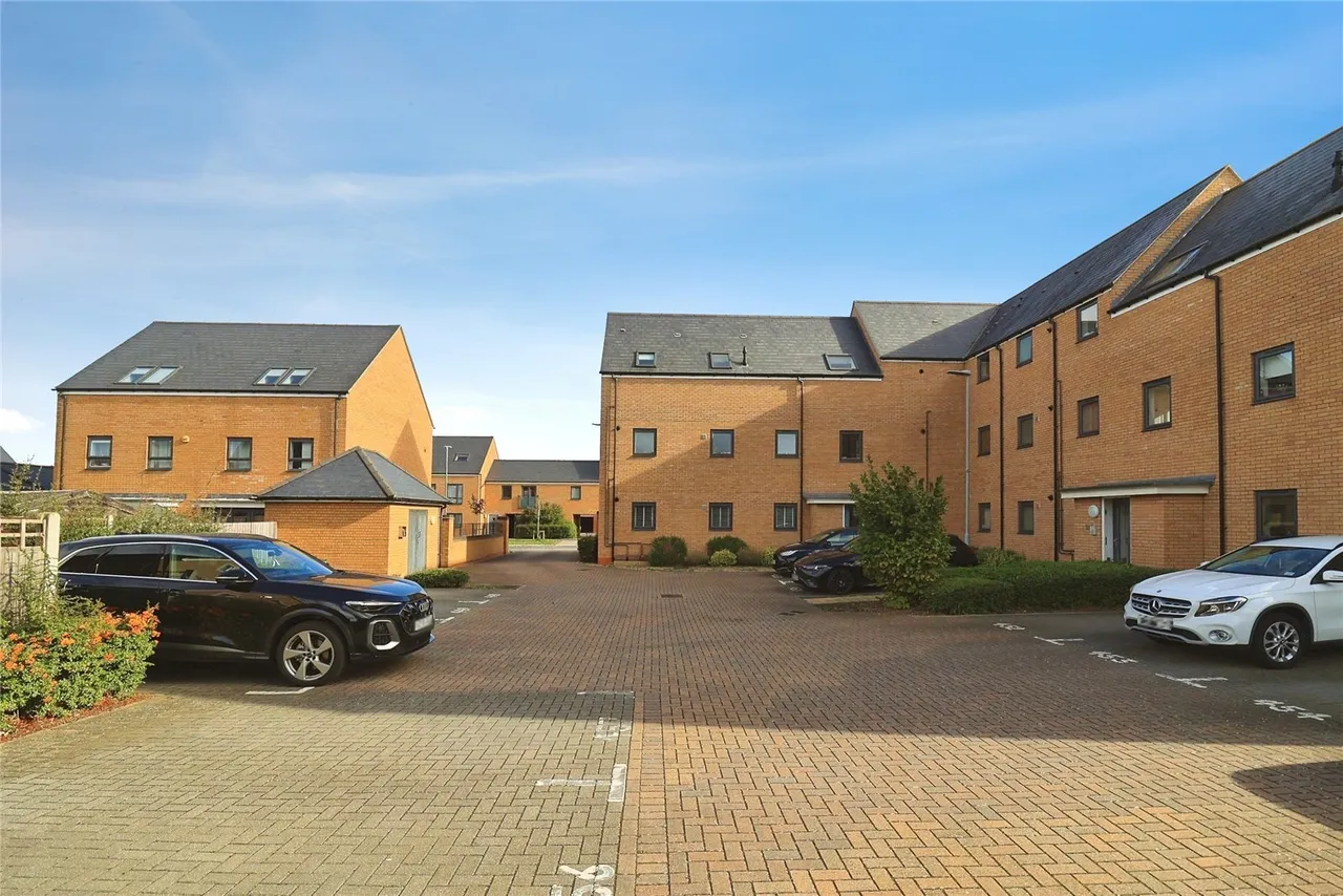 Ellerman Square, Brooklands, MK10, photo 20