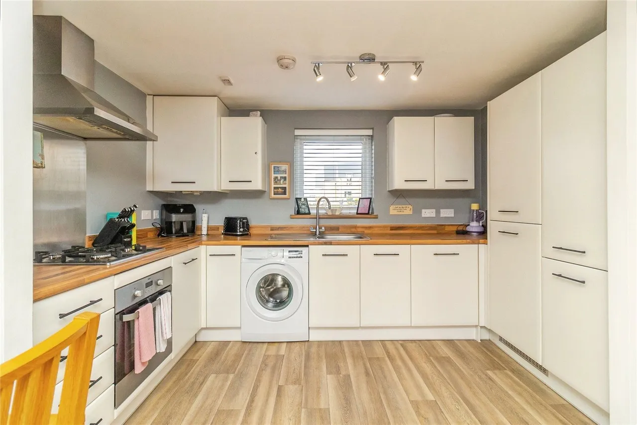 Ellerman Square, Brooklands, MK10, photo 6