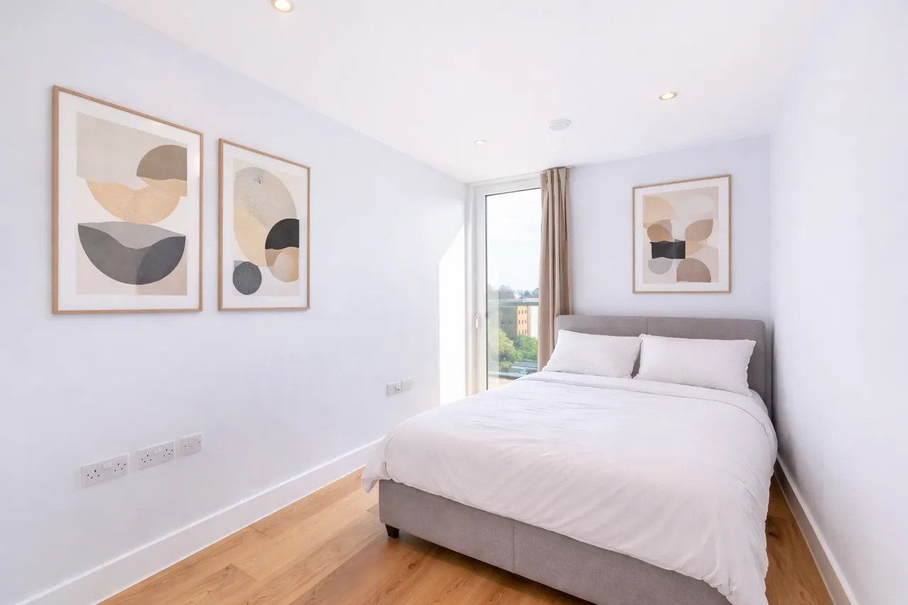 Chiswick High Road, Chiswick, W4, photo 7