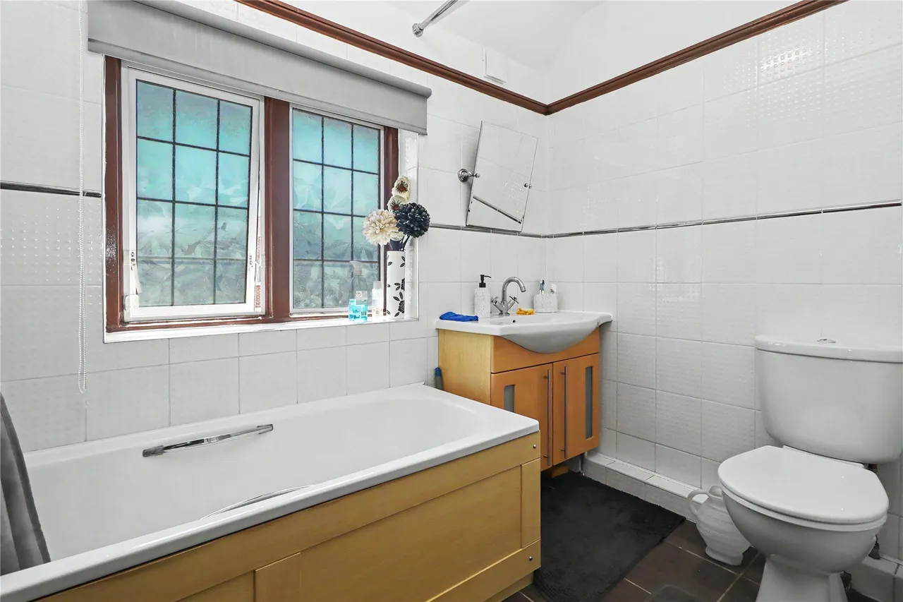 Lytton Road, Woking, GU22, photo 7