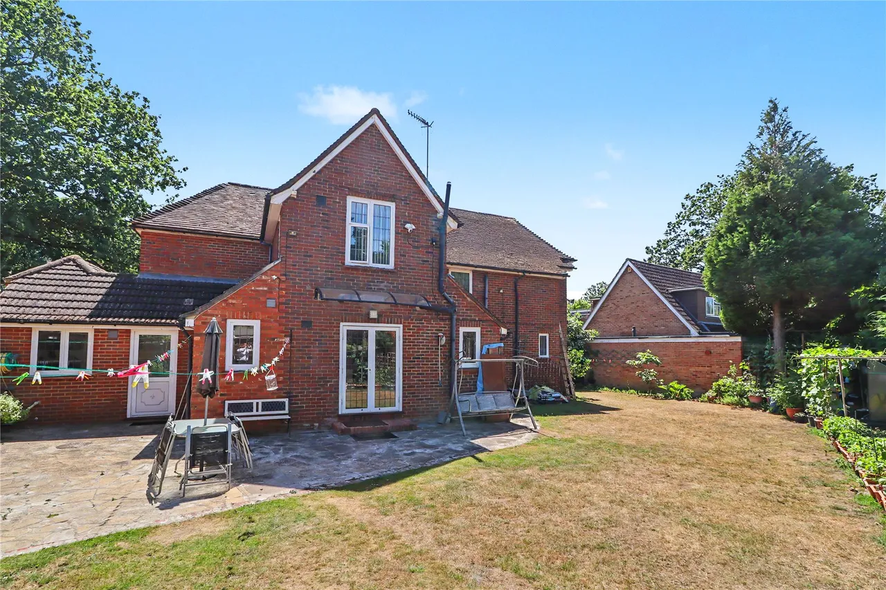 Lytton Road, Woking, GU22, photo 9