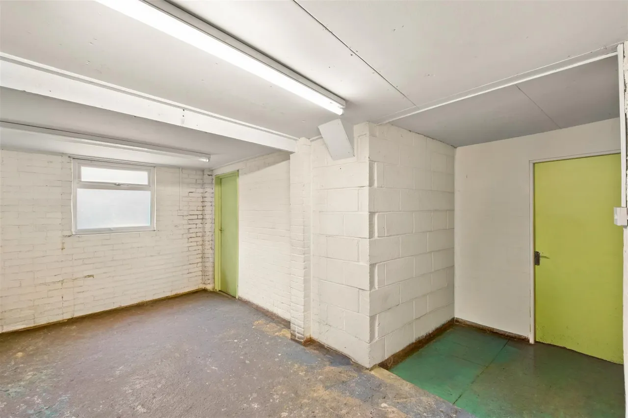 Salt Hill Close, Uxbridge, photo 18
