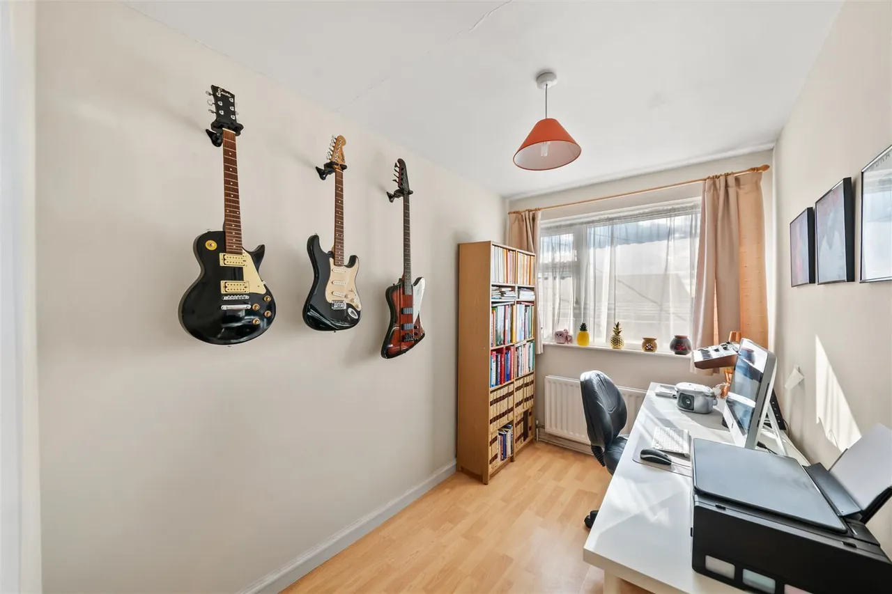 Salt Hill Close, Uxbridge, photo 9