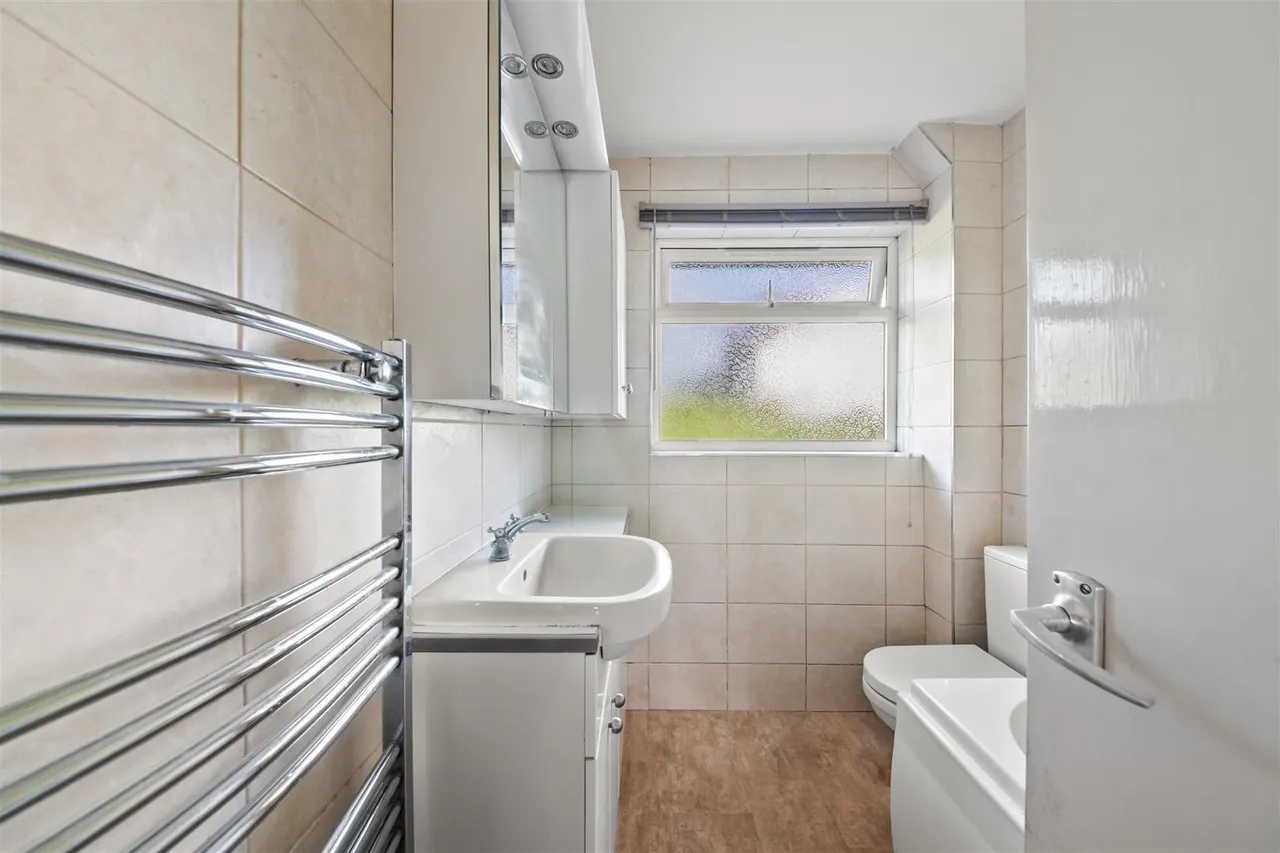 Salt Hill Close, Uxbridge, photo 12