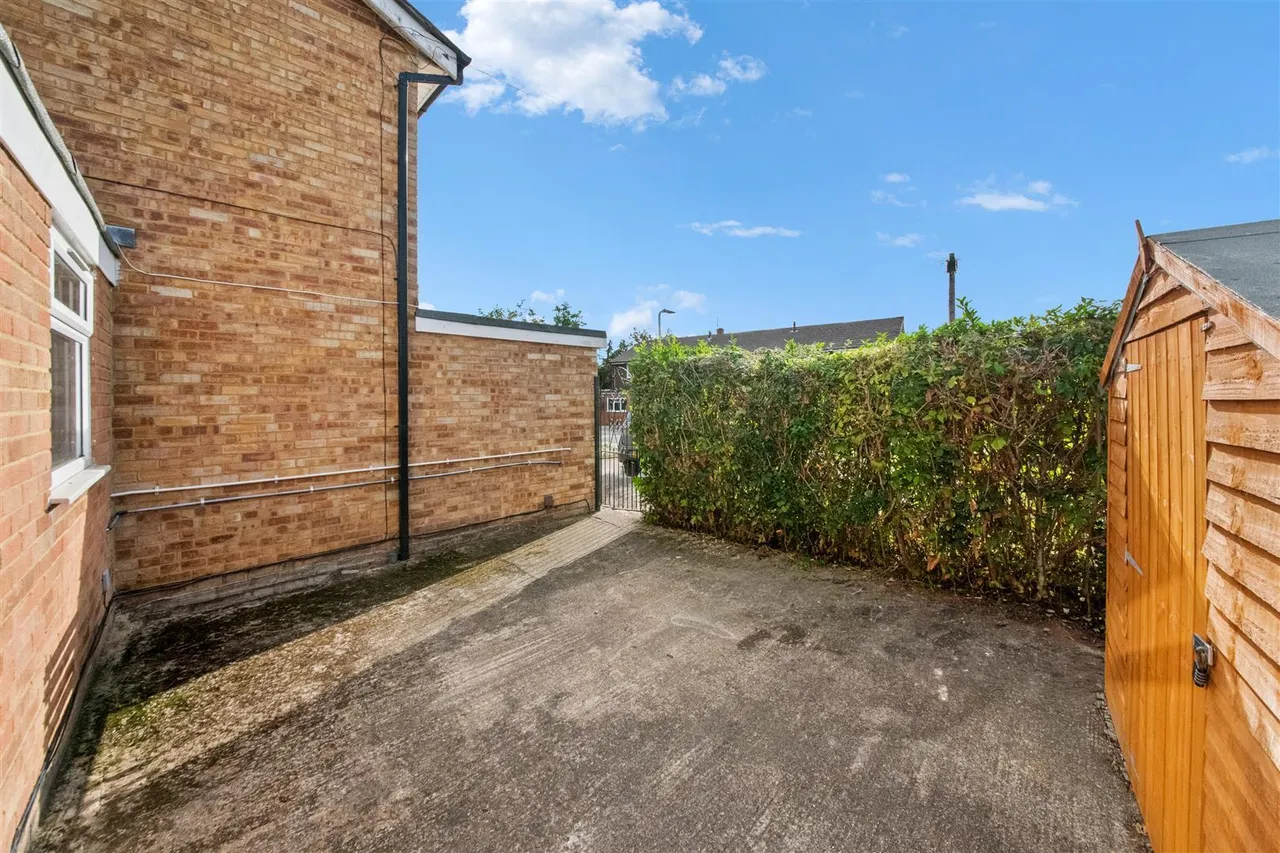 Salt Hill Close, Uxbridge, photo 22
