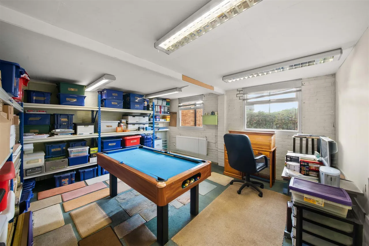 Salt Hill Close, Uxbridge, photo 19