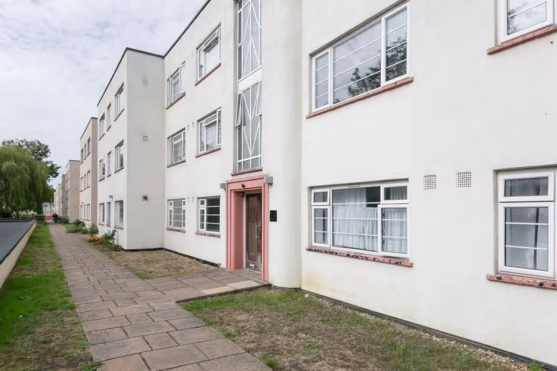 Brighton Road, Purley CR8 2BE, photo 12