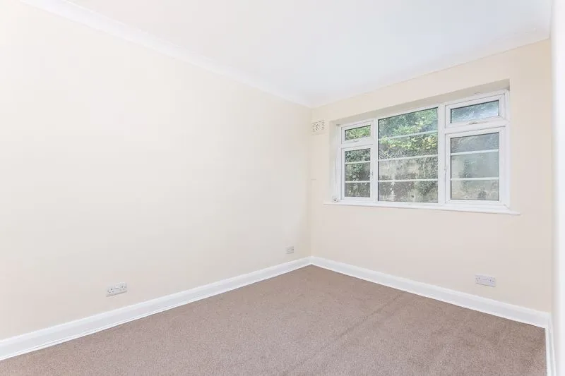 Brighton Road, Purley CR8 2BE, photo 5