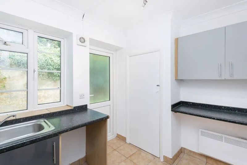 Brighton Road, Purley CR8 2BE, photo 10