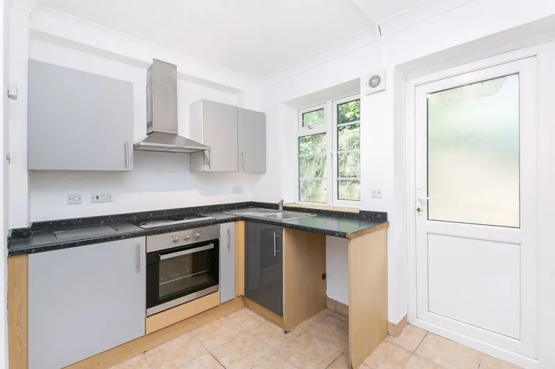 Brighton Road, Purley CR8 2BE, photo 9
