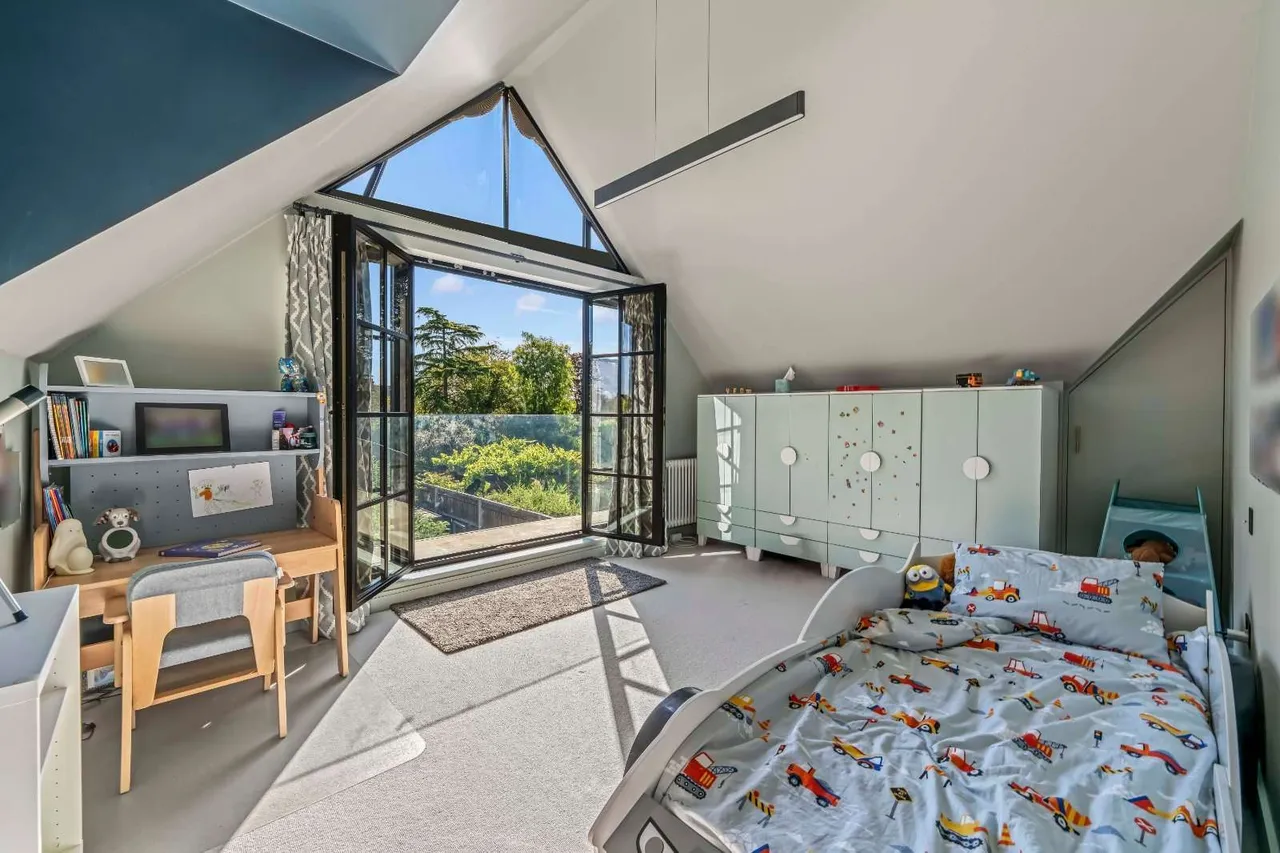 Marlborough Road, Hampton, TW12 3RX, photo 11
