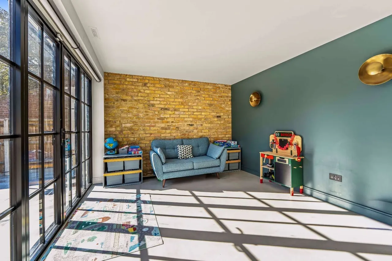Marlborough Road, Hampton, TW12 3RX, photo 6