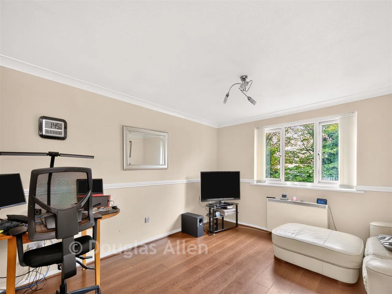 Overton Drive, Chadwell Heath, RM6, photo 8