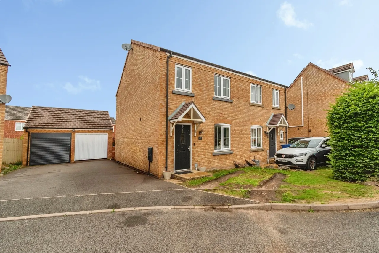 3 bed house for sale — Packington Mews, Cannock, Staffordshire, WS11