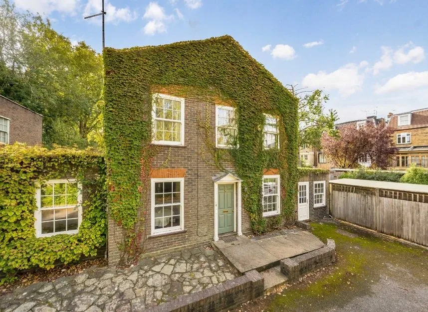 4 bed house for sale, Winter Box Walk, Richmond, TW10