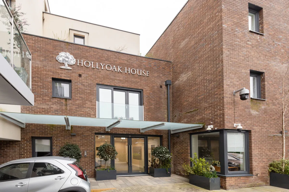 High Road, Loughton, IG10, photo 18